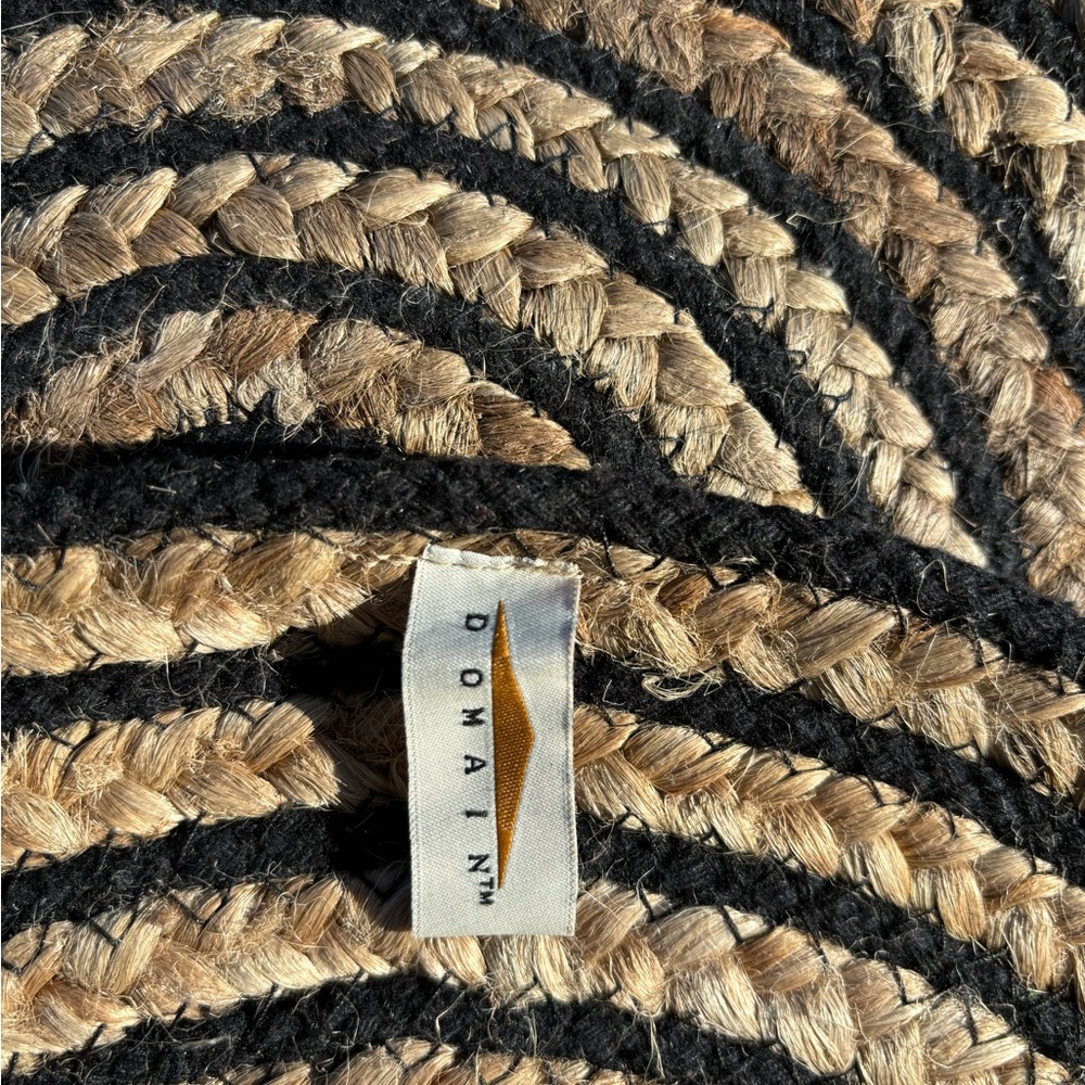 4 Domain Table Mats - Picture 3 of 4
